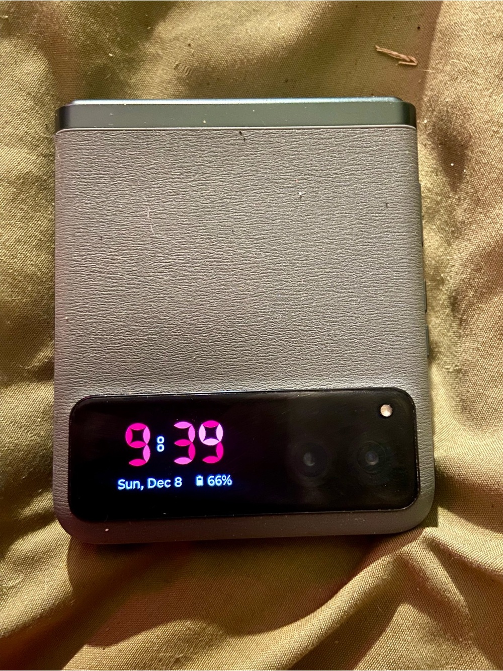 Motorola Foldable Phone Gray with Black Camera Panel